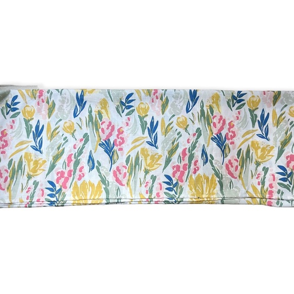 Gorgeous Opalhouse Floral Rectangular Tablecloth, 52" x 70" - Picture 5 of 7